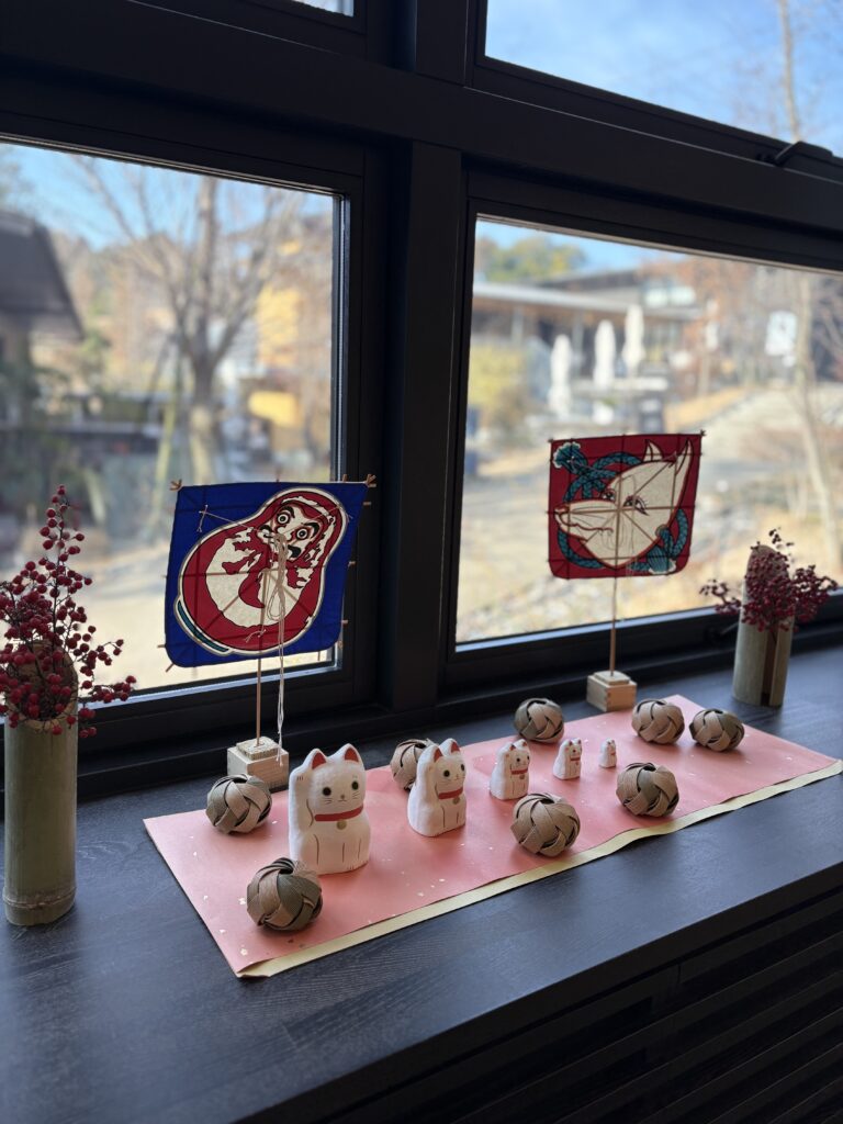 ライブラリーが冬の装いになりました♪