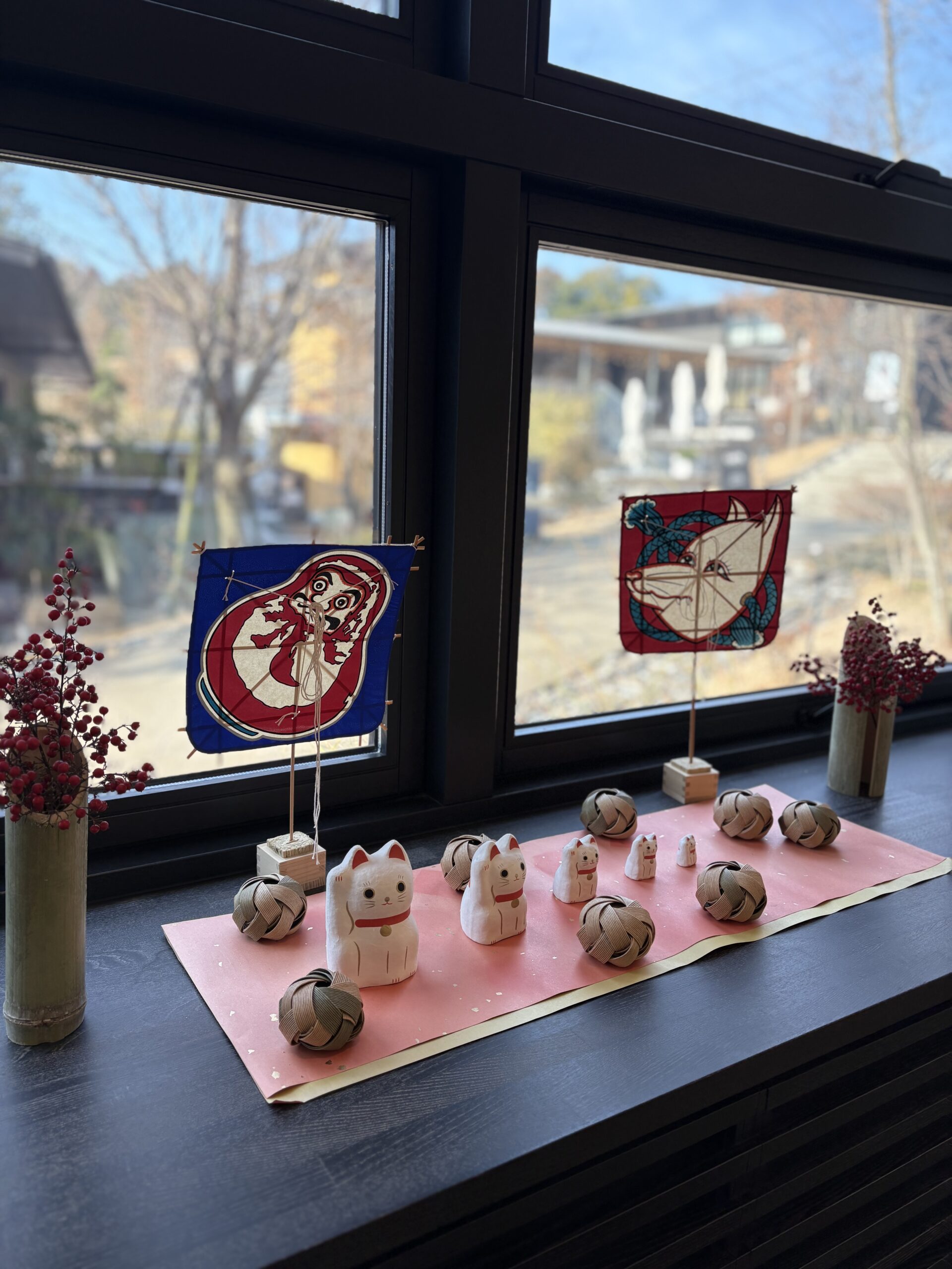 ライブラリーが冬の装いになりました♪