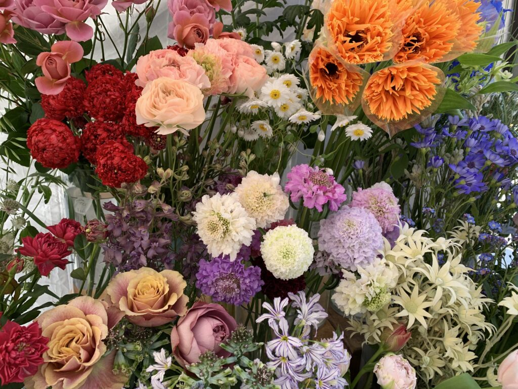 春の訪れを感じるマーケット